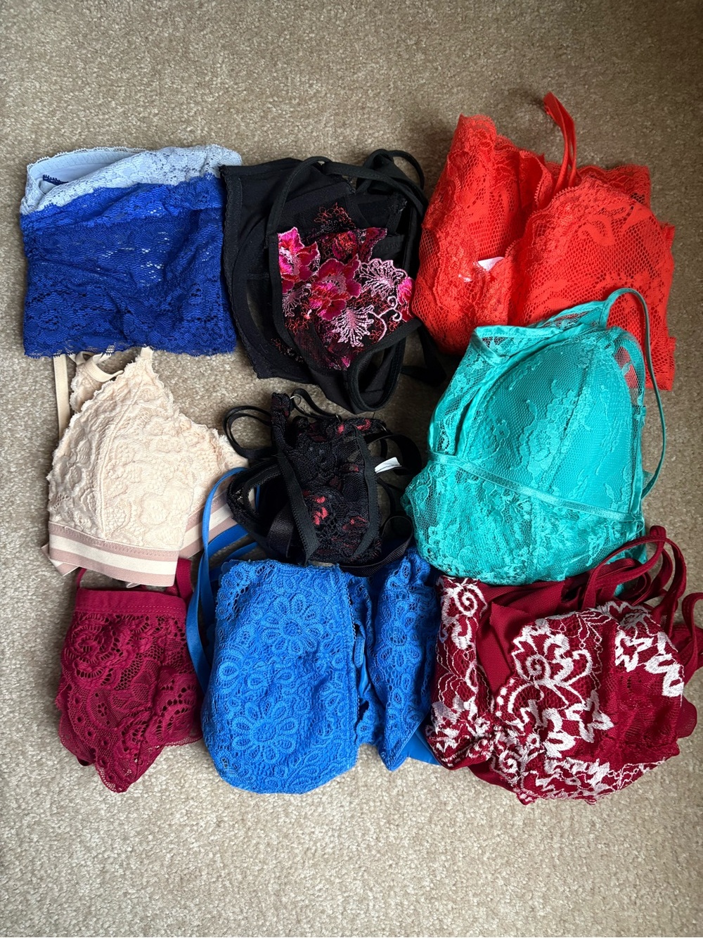 Victoria's Secret and various others lingerie bundle sizes sm and xs